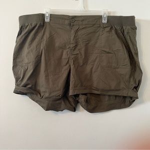 Torrid Green Bermuda Shorts Plus Size 20